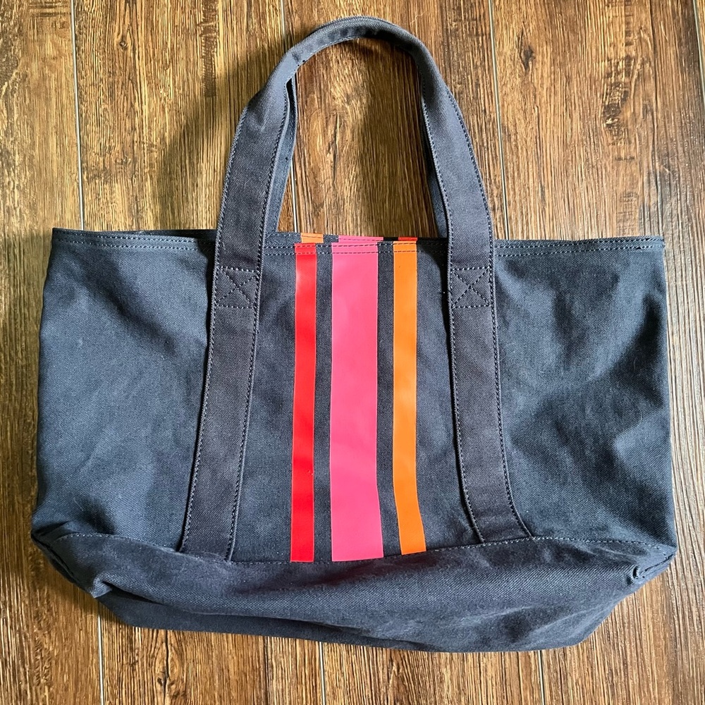 GAP tote. Navy with striped. Heavy duty.  Unisex.